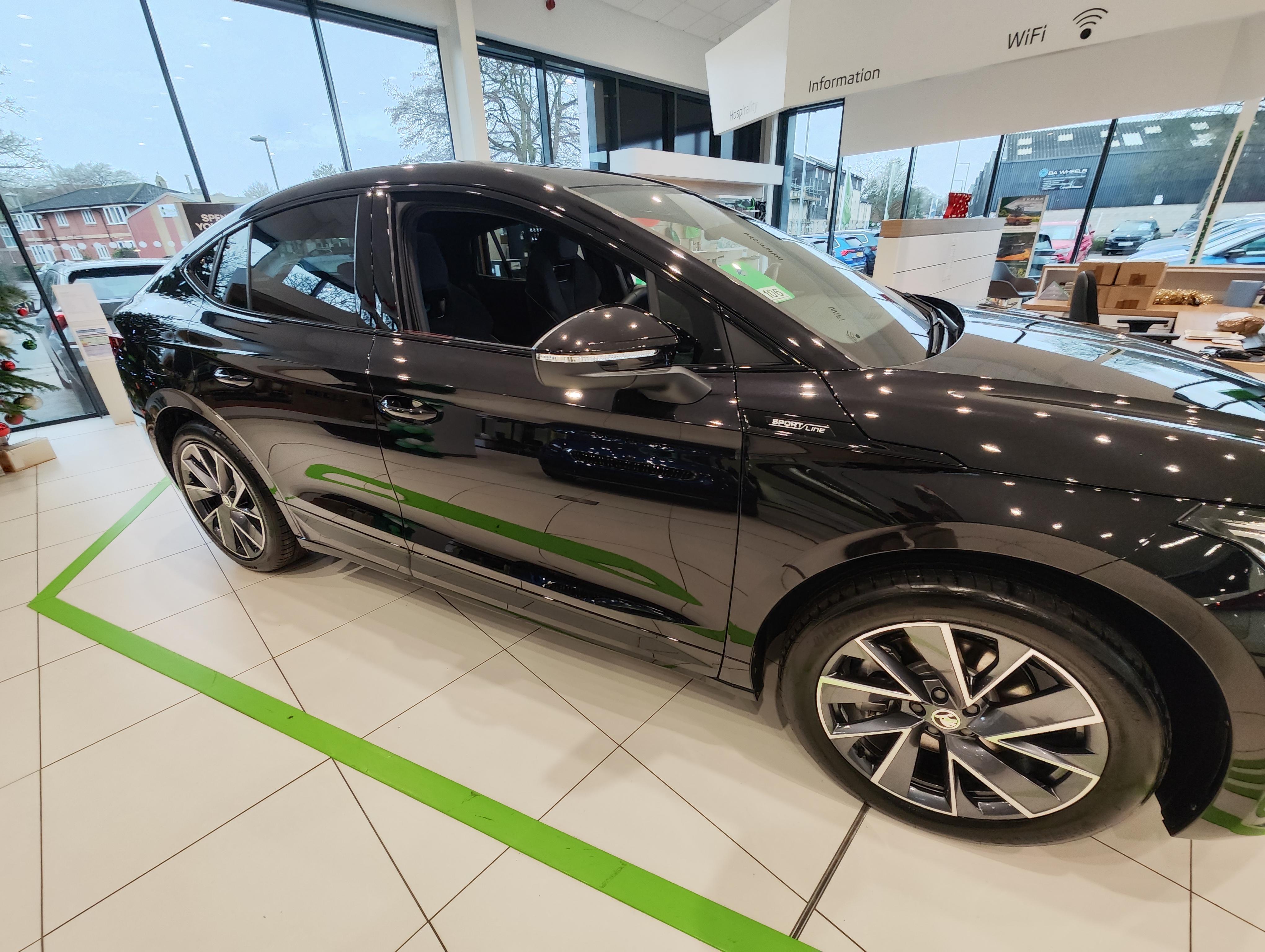 Enyaq flank coupe black