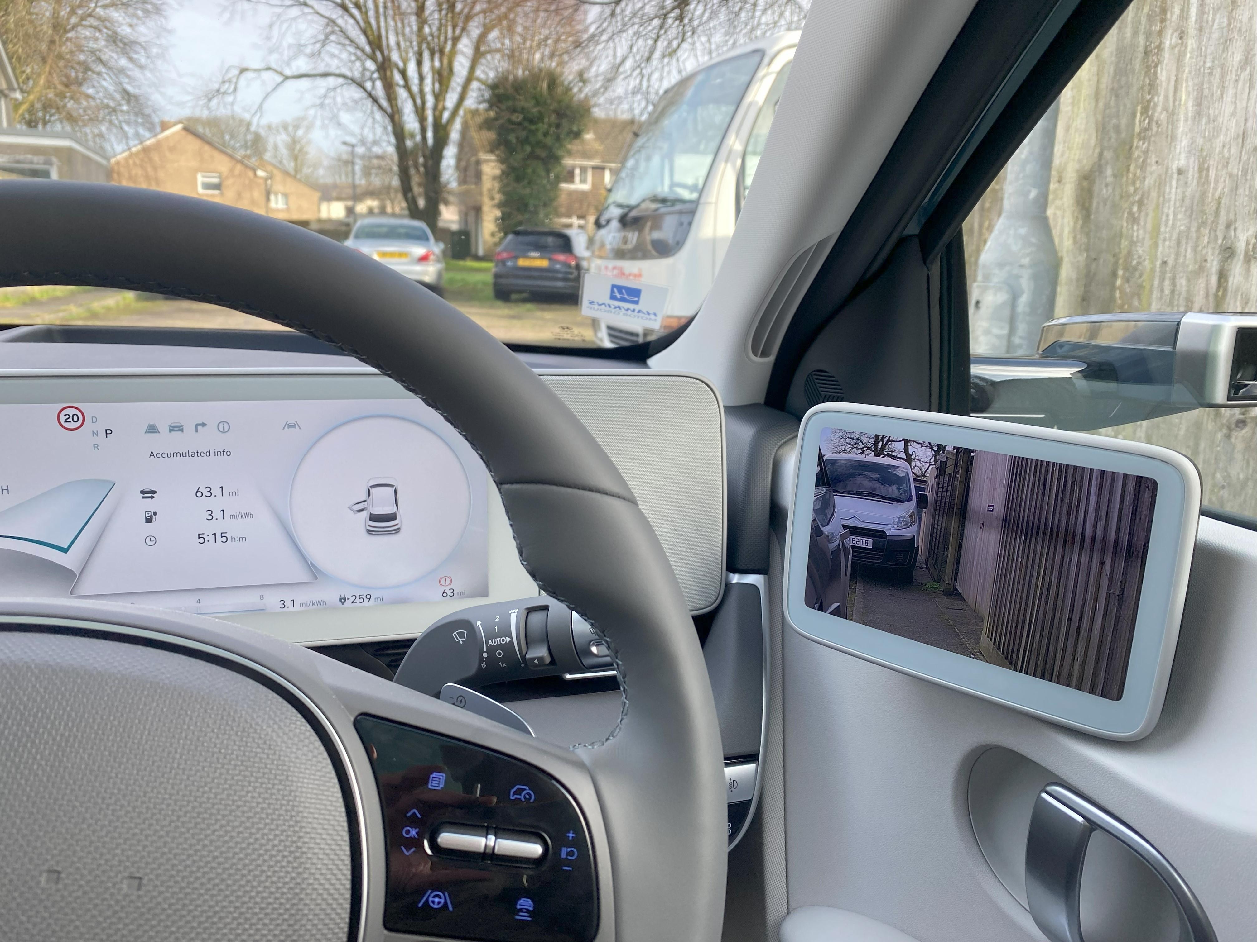 Driver's side 'mirror'